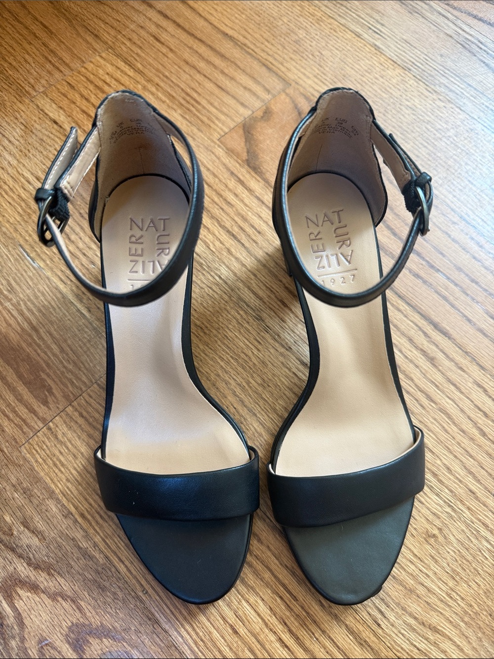 Naturalizer
Vera Ankle Strap Sandal Open-Toe Heels